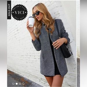 NWT Tayshia Pocketed Coat - Black